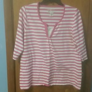 Elbow length sleeve blouse